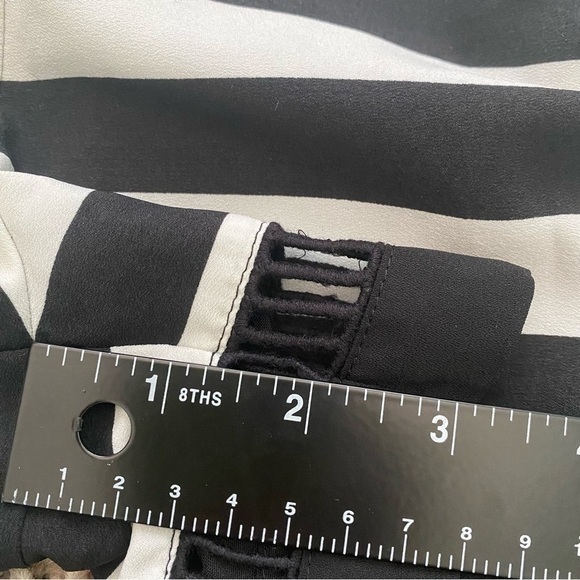 THML Striped Shorts with Hem Detail Size Small Black / White - Picture 7 of 13